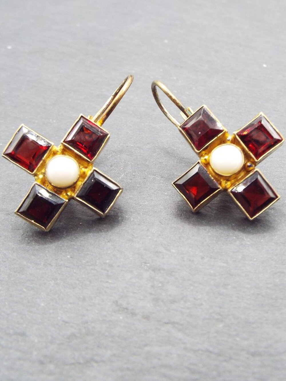 CANTERBURY CROSS SQUARE CUT GARNETS & PEARL GOLD WASHED STERLING EARRINGS 65